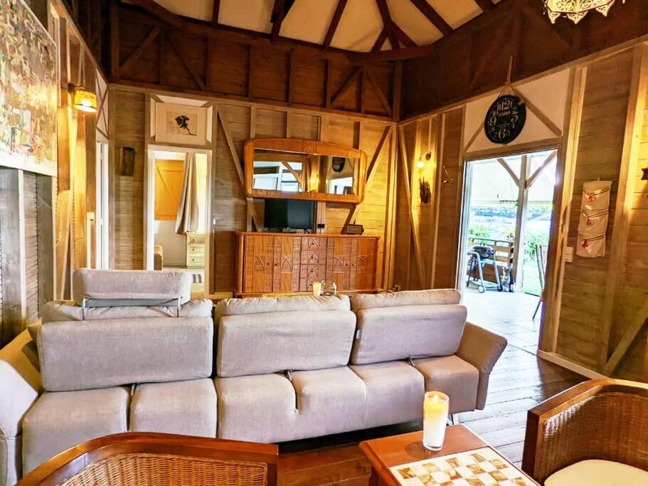 Charmante Villa Creole Climatisee, Jardin Tropical Et Piscine Prives Lamentin Kültér fotó